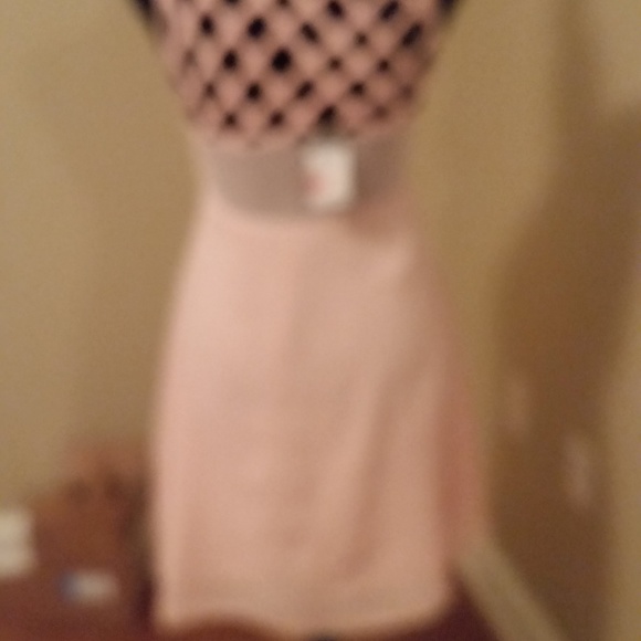 Pink dress - Picture 5 of 6